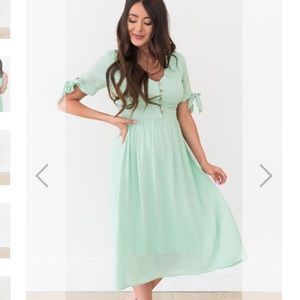 NWT Neesee’s Dresses Midi Dress
